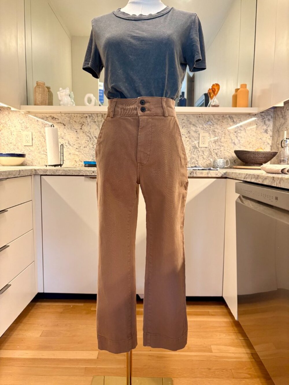 Everlane Organic Cotton The Utility Straight-Leg Pants in Toasted Coconut - Picture 2 of 7